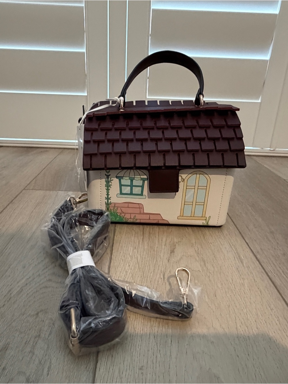 NWT Alyssa House Shaped Top-Handle Bag Novelty Purse